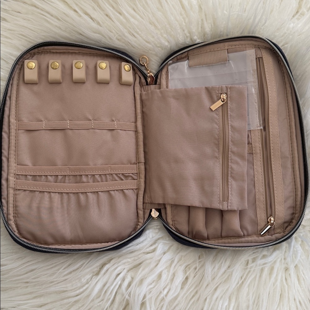 Bagsmart Travel Jewelry Case - Picture 6 of 13